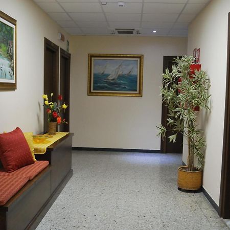 Hotel Galleano Laigueglia Bagian luar foto