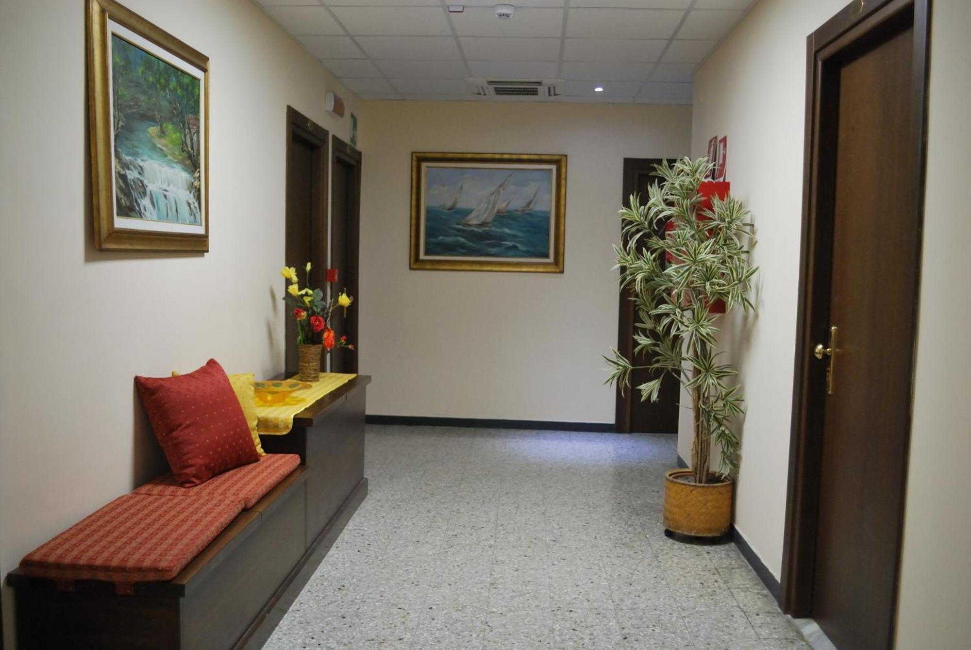 Hotel Galleano Laigueglia Bagian luar foto