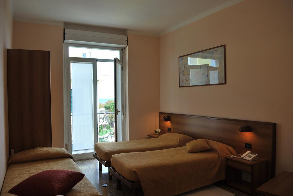 Hotel Galleano Laigueglia Ruang foto