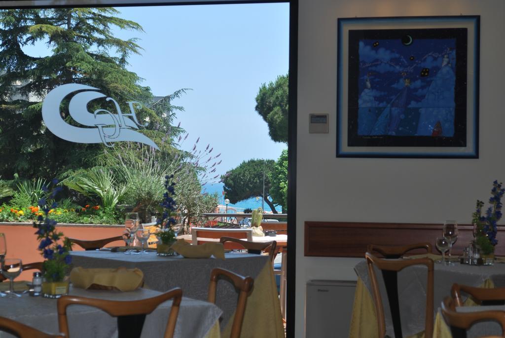 Hotel Galleano Laigueglia Bagian luar foto